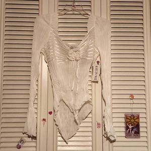 Kaelyn Max 🐩 White ruffle blouse